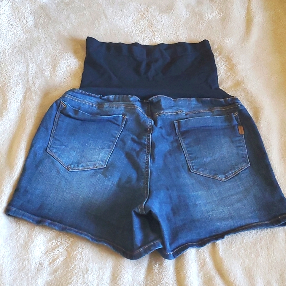Maternity jean shorts 1822 Denim Size 30